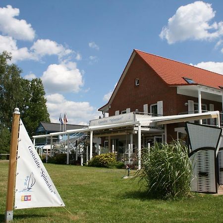 Ferienzentrum Yachthafen Рехлин Екстериор снимка
