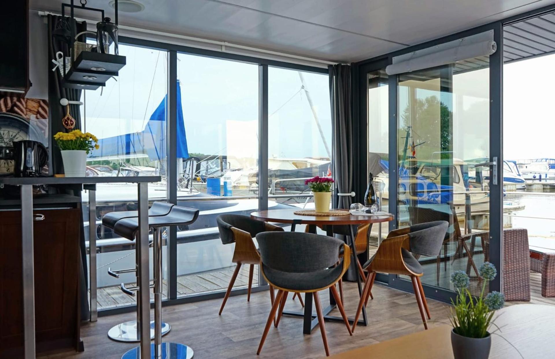Ferienzentrum Yachthafen Рехлин Екстериор снимка